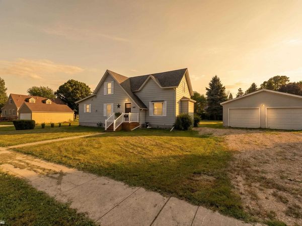 645 W 6th Street, Garner, IA 50438