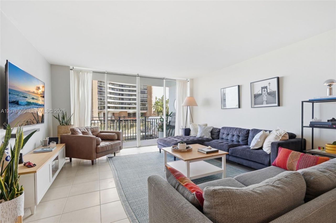 770 NE 69th St , Unit 2B, Miami, FL 33138 Photo