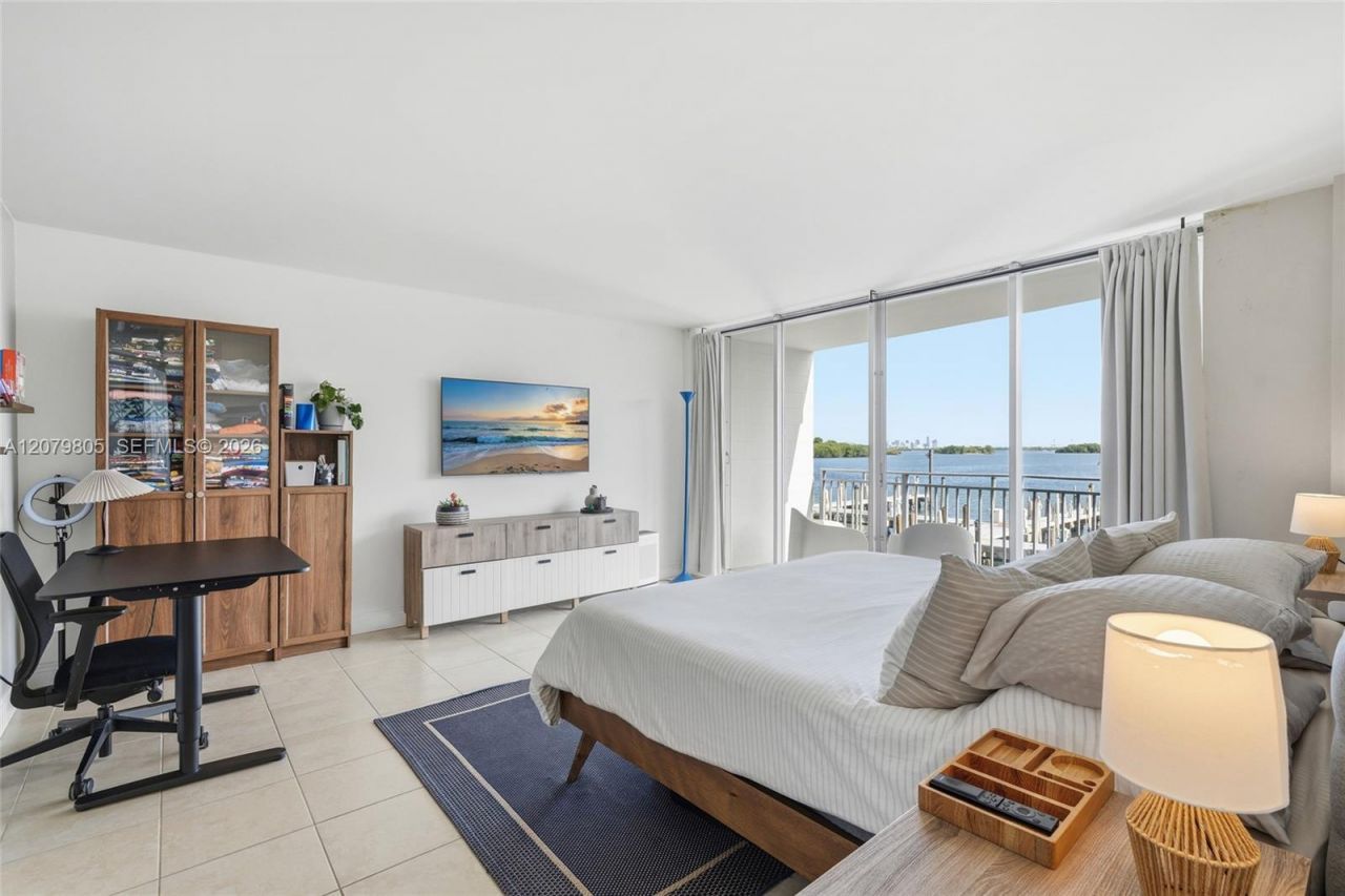 770 NE 69th St , Unit 2B, Miami, FL 33138 Photo