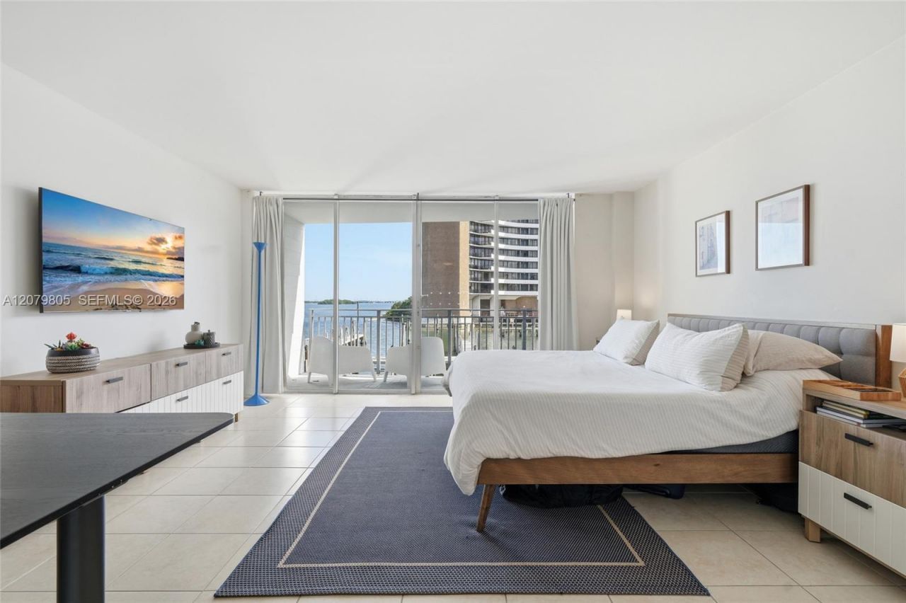 770 NE 69th St , Unit 2B, Miami, FL 33138 Photo