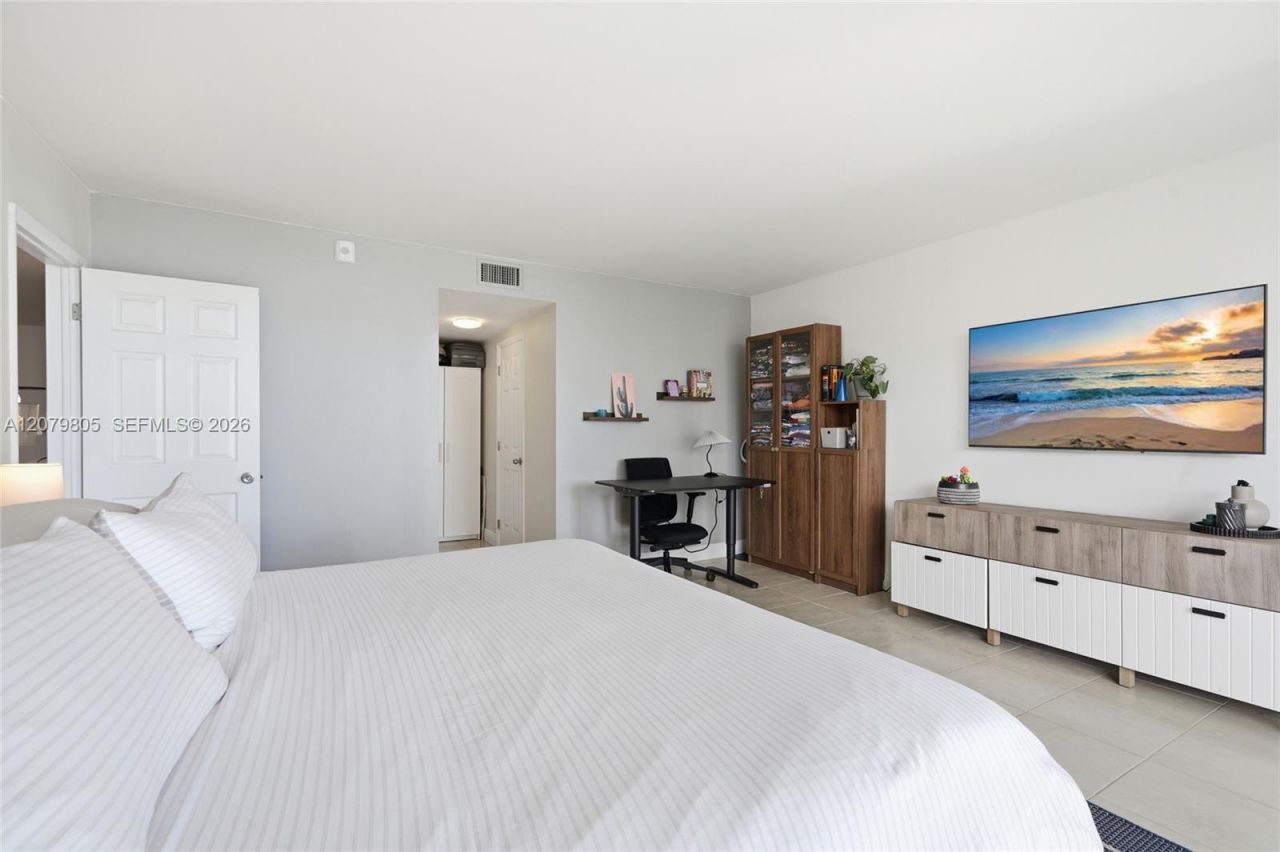 770 NE 69th St , Unit 2B, Miami, FL 33138 Photo