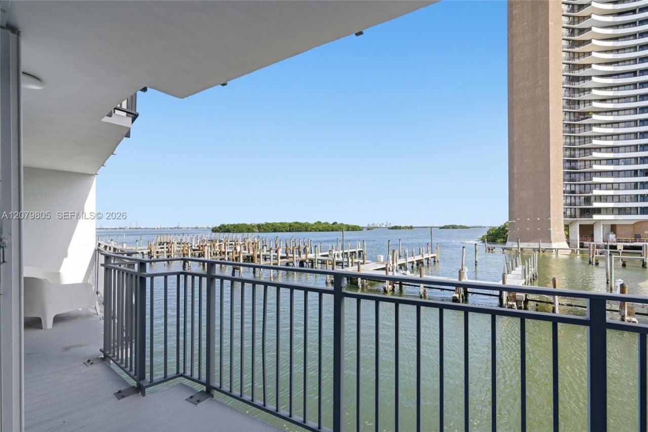 770 NE 69th St , Unit 2B, Miami, FL 33138 Photo