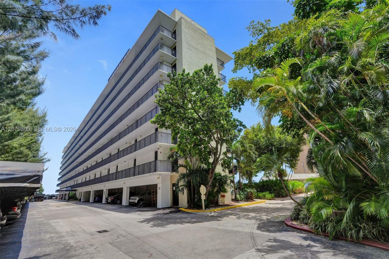 770 NE 69th St , Unit 2B, Miami, FL 33138 Photo