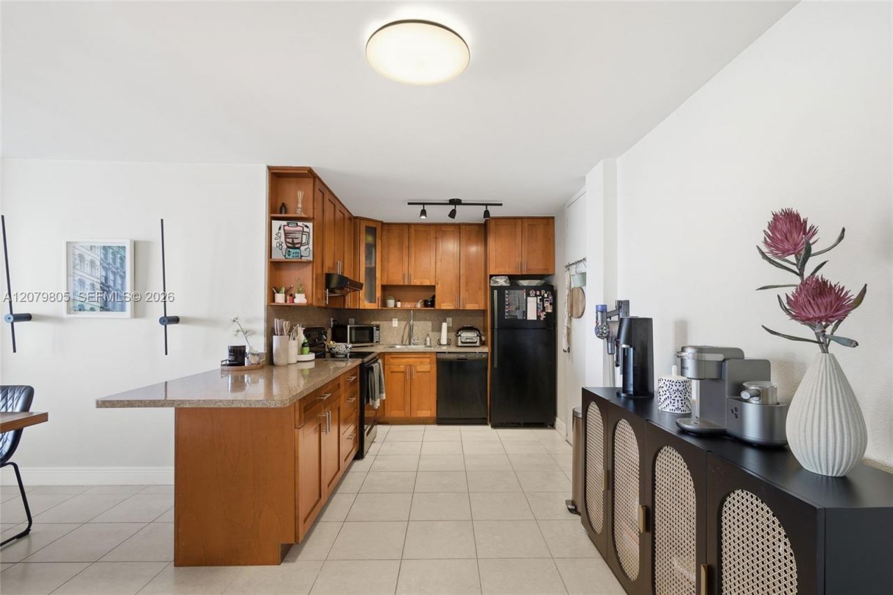 770 NE 69th St , Unit 2B, Miami, FL 33138 Photo