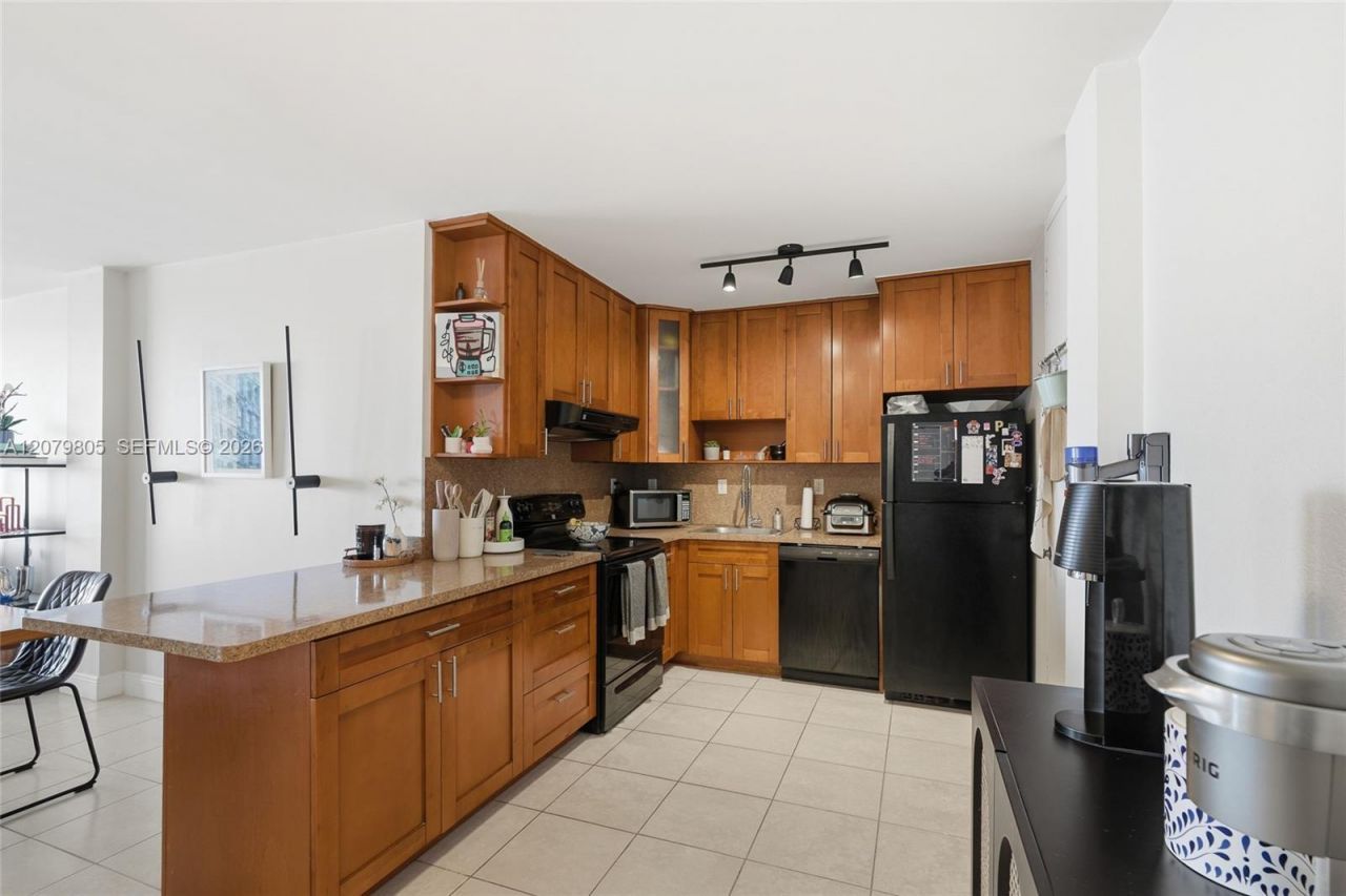 770 NE 69th St , Unit 2B, Miami, FL 33138 Photo