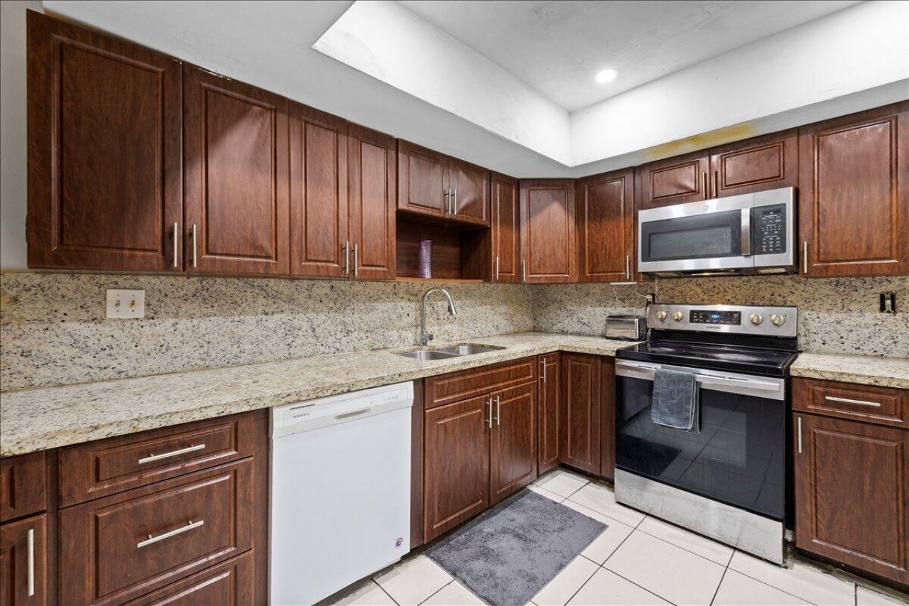8407 NW 25th Court, Sunrise, FL 33322 Photo