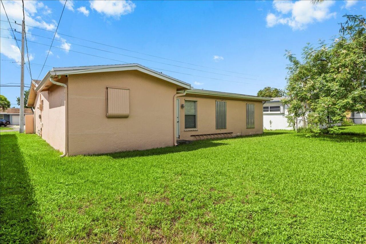 8407 NW 25th Court, Sunrise, FL 33322 Photo