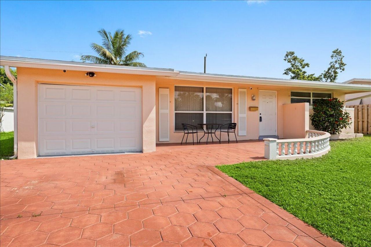 8407 NW 25th Court, Sunrise, FL 33322 Photo