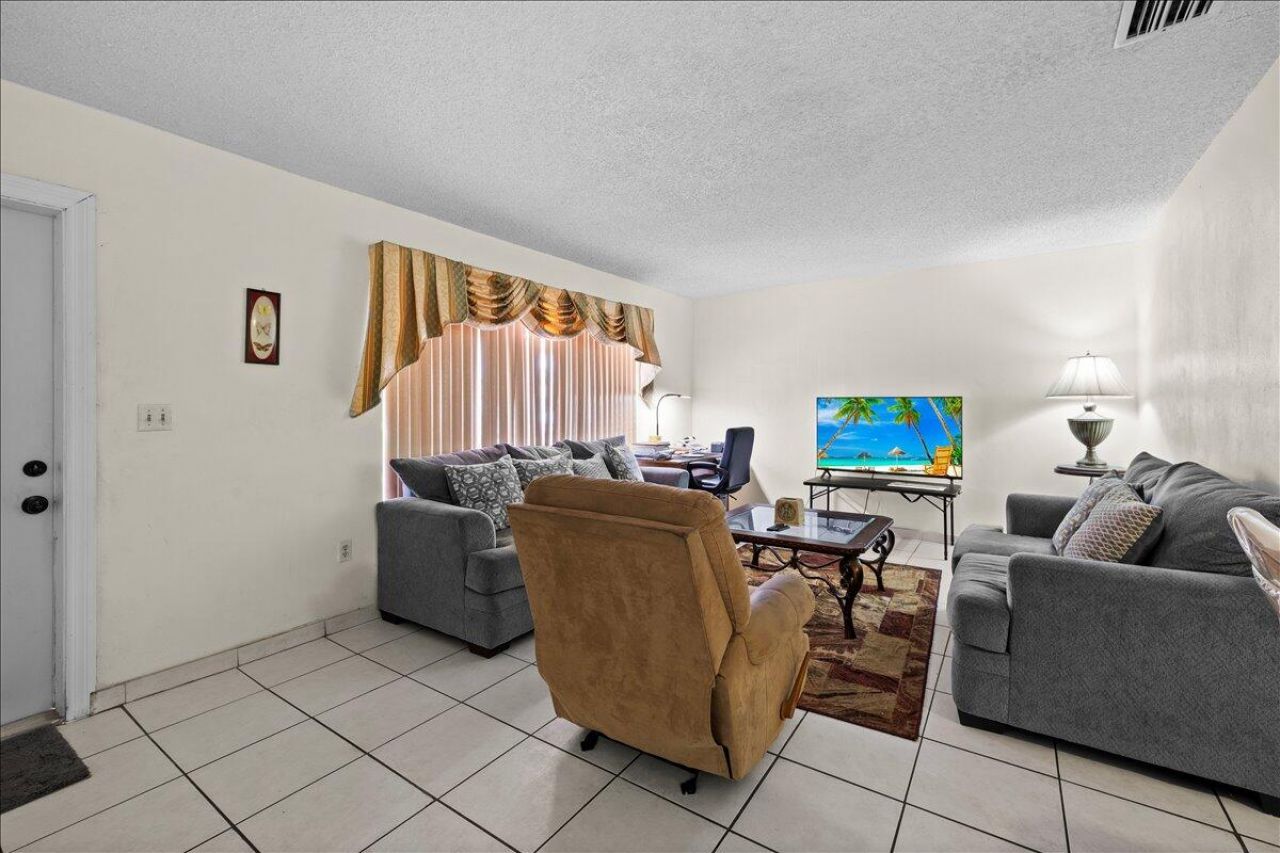 8407 NW 25th Court, Sunrise, FL 33322 Photo
