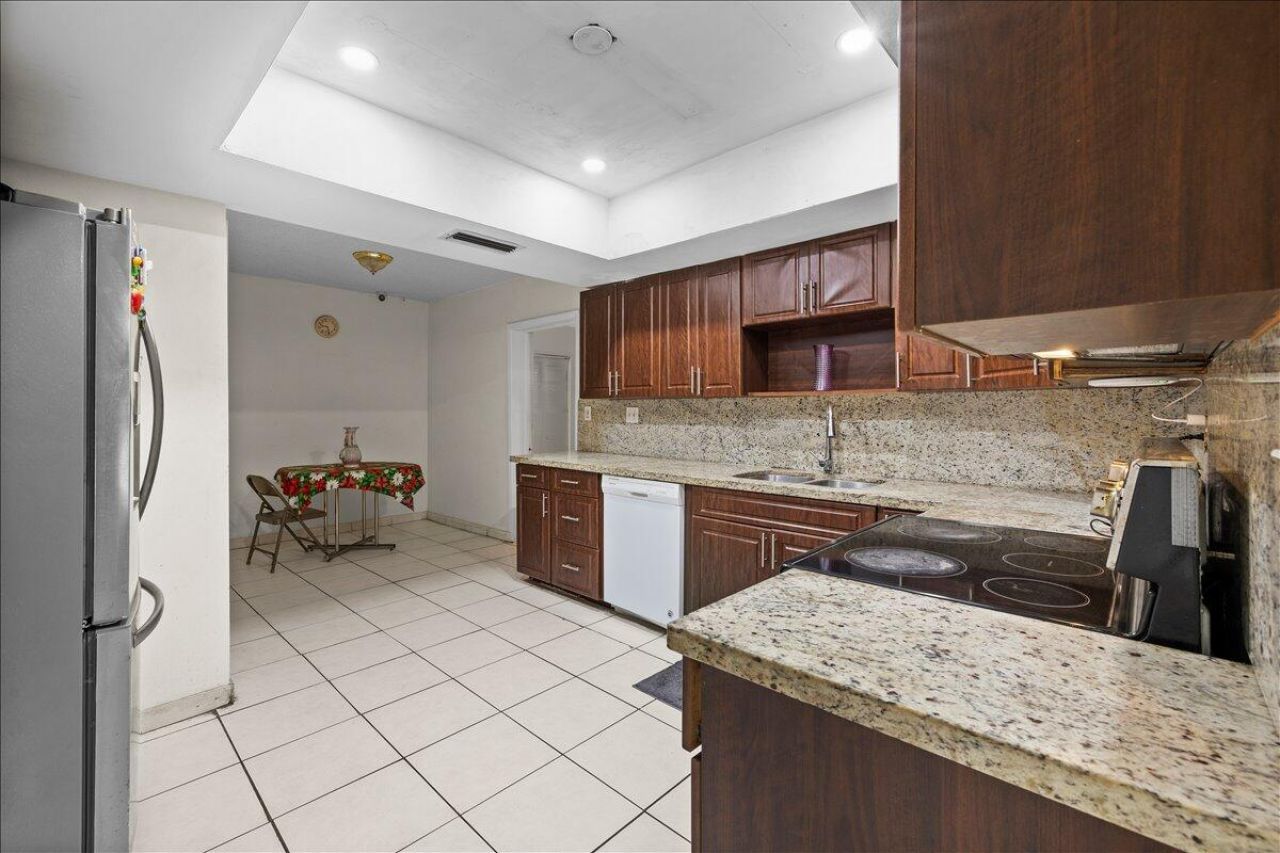 8407 NW 25th Court, Sunrise, FL 33322 Photo