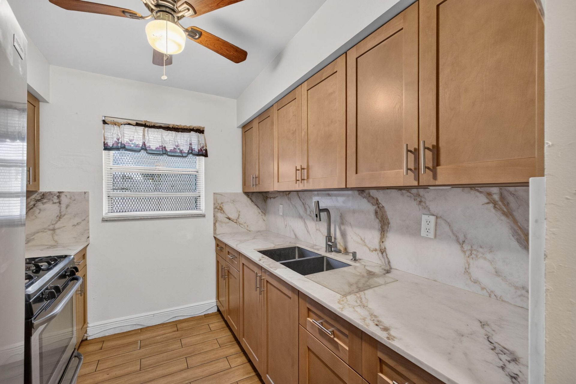 649 58th Street, West Palm Beach, FL 33407 Photo