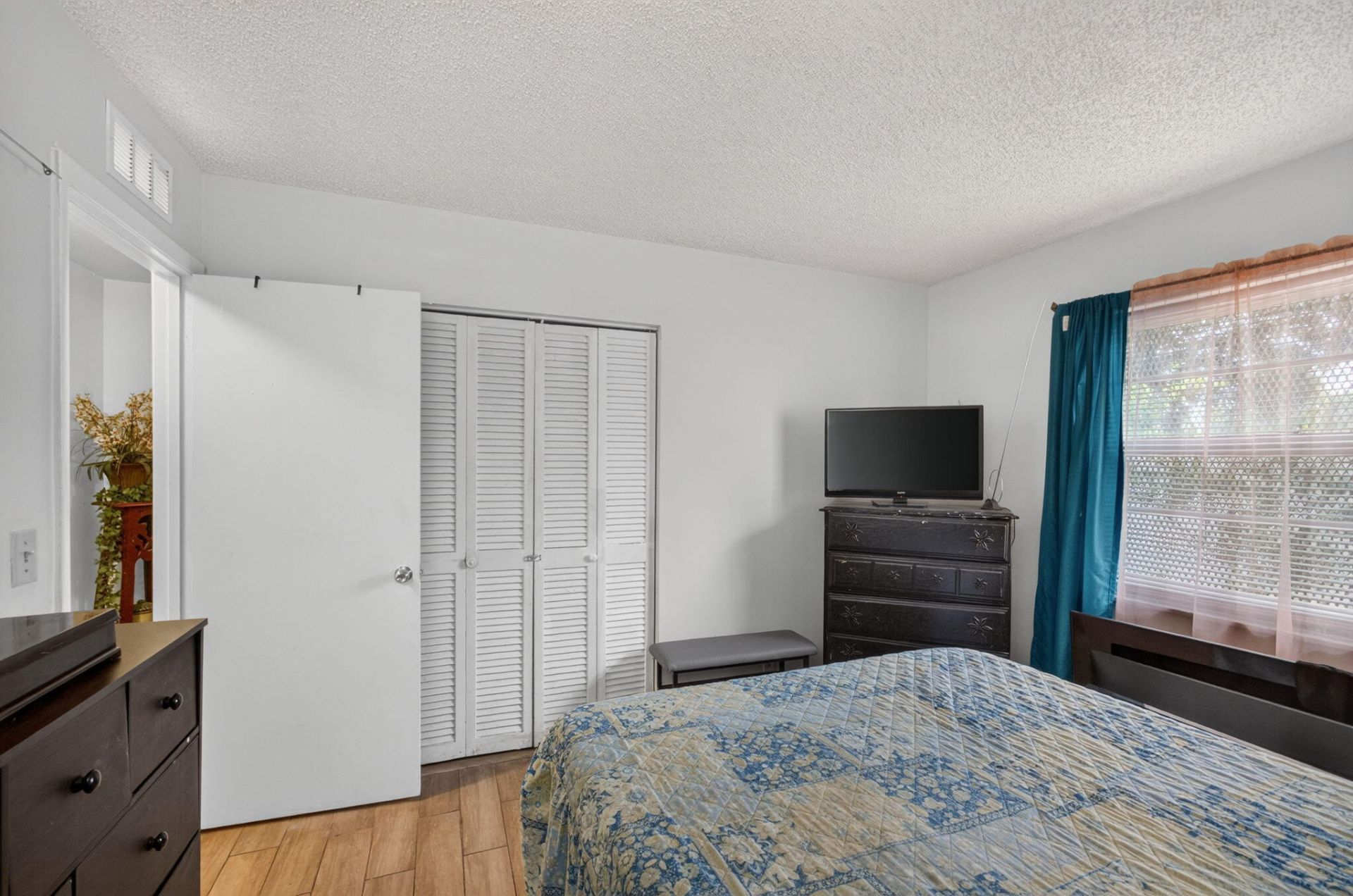 649 58th Street, West Palm Beach, FL 33407 Photo