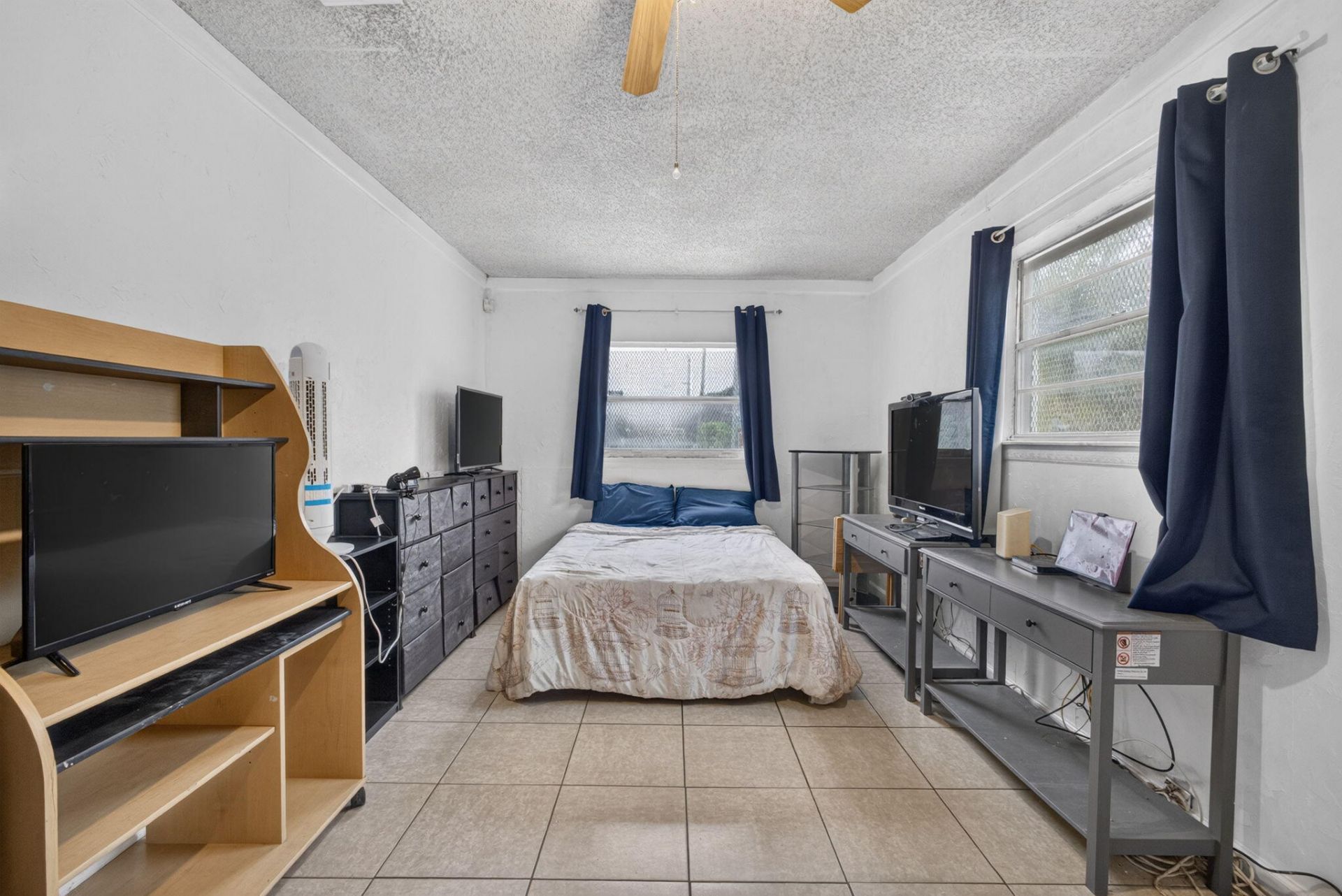 649 58th Street, West Palm Beach, FL 33407 Photo