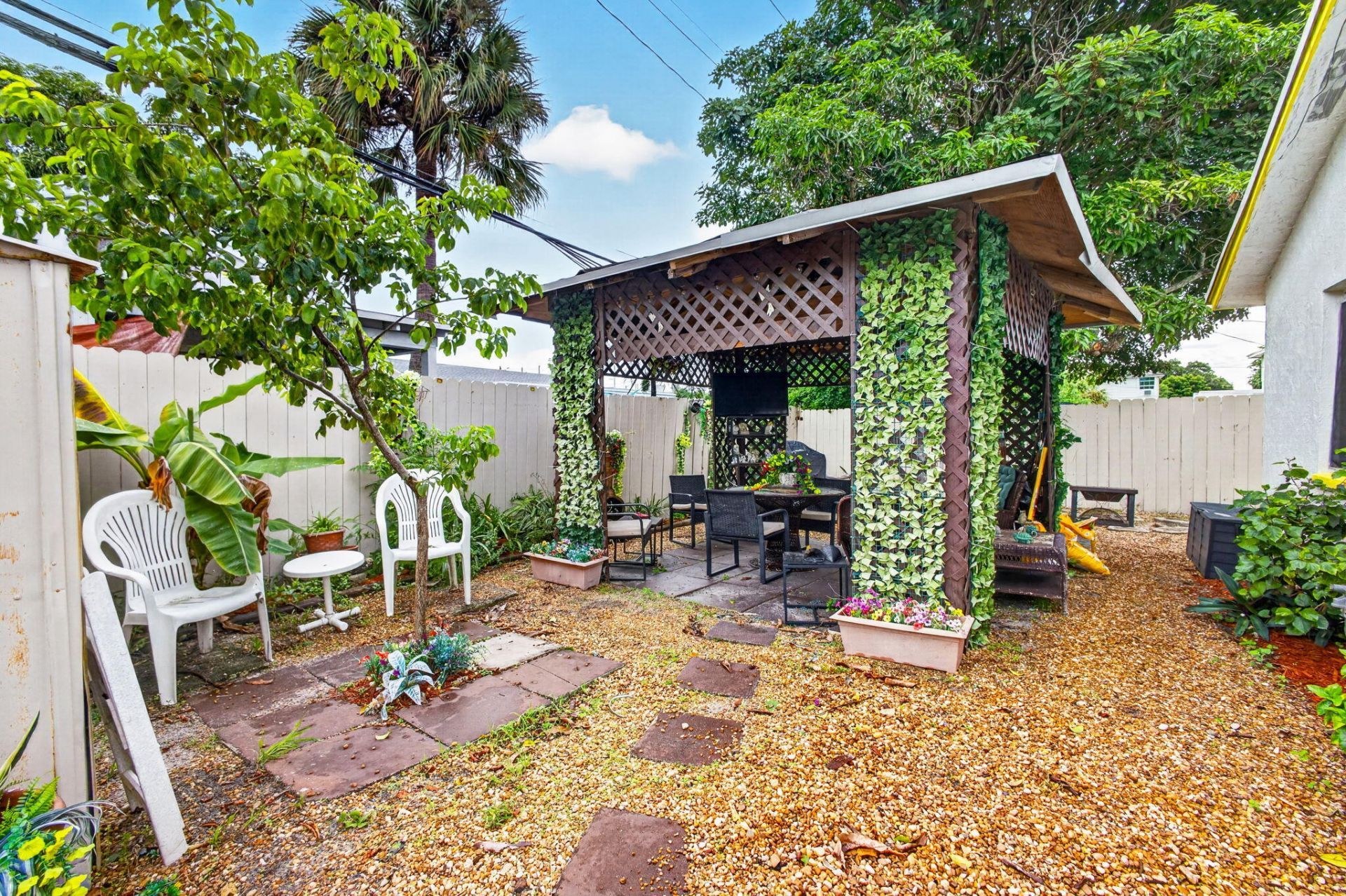 649 58th Street, West Palm Beach, FL 33407 Photo