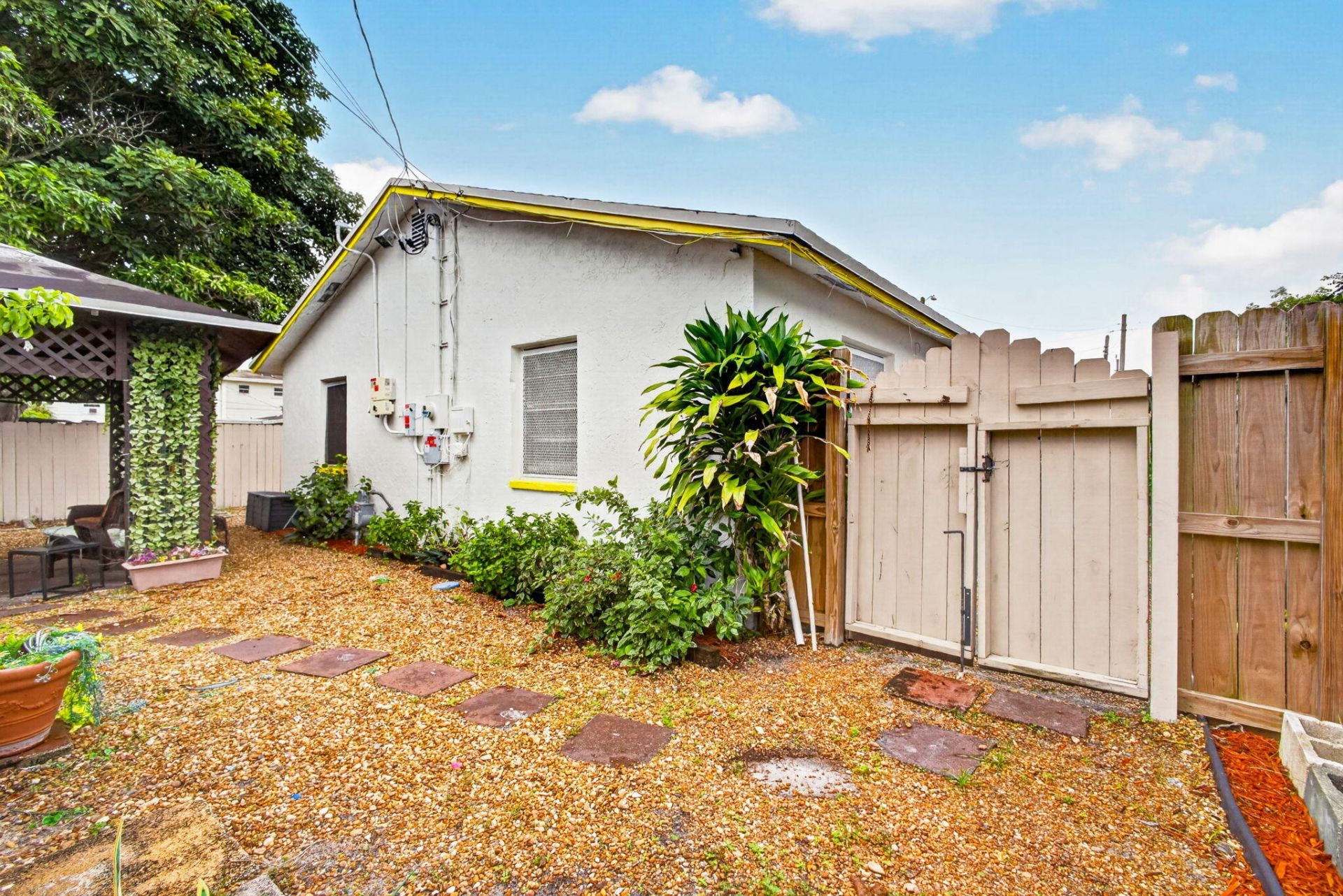 649 58th Street, West Palm Beach, FL 33407 Photo