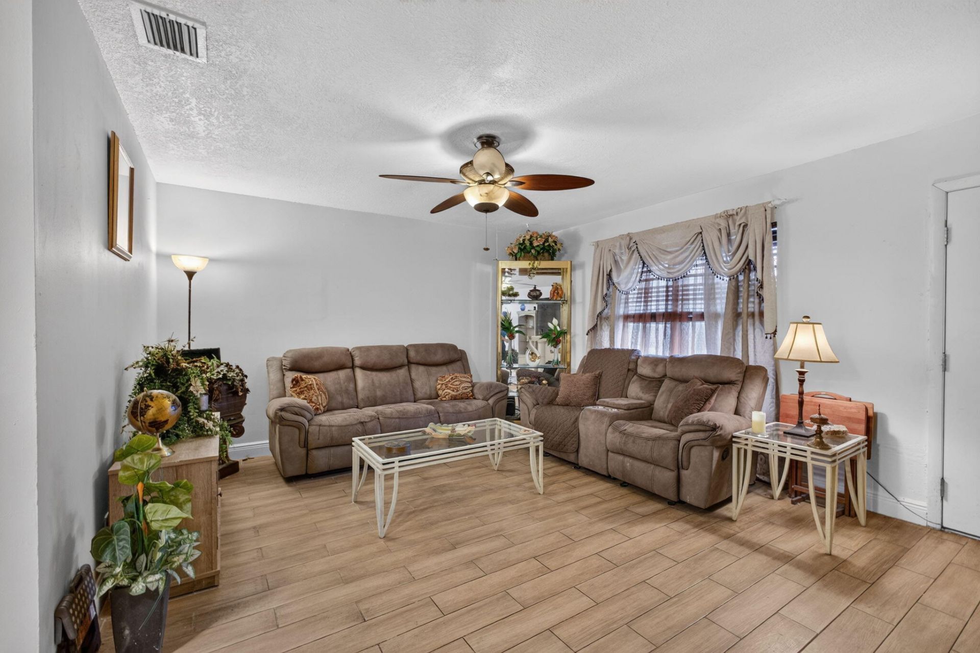 649 58th Street, West Palm Beach, FL 33407 Photo