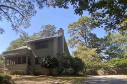 96 Ligustrum Lane photo 4