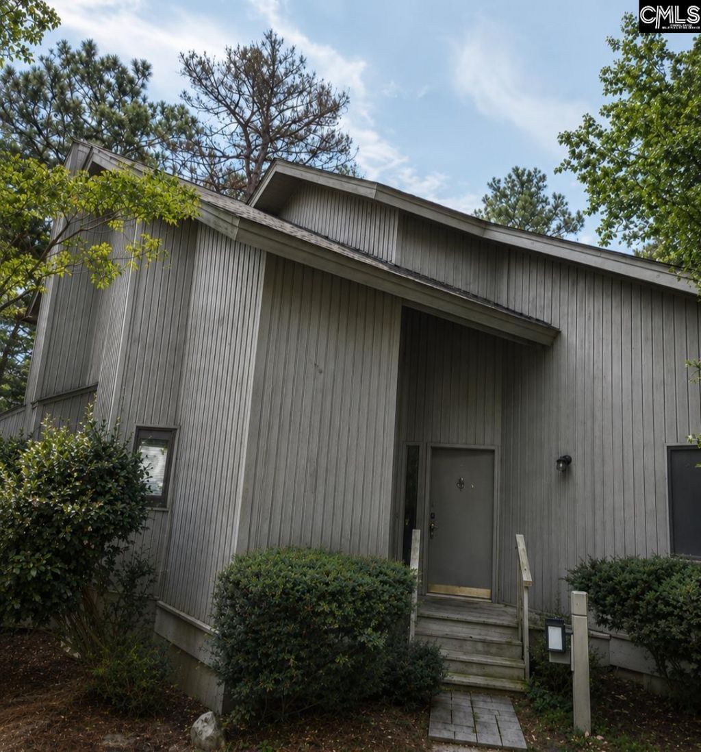 96 Ligustrum Lane Photo 4