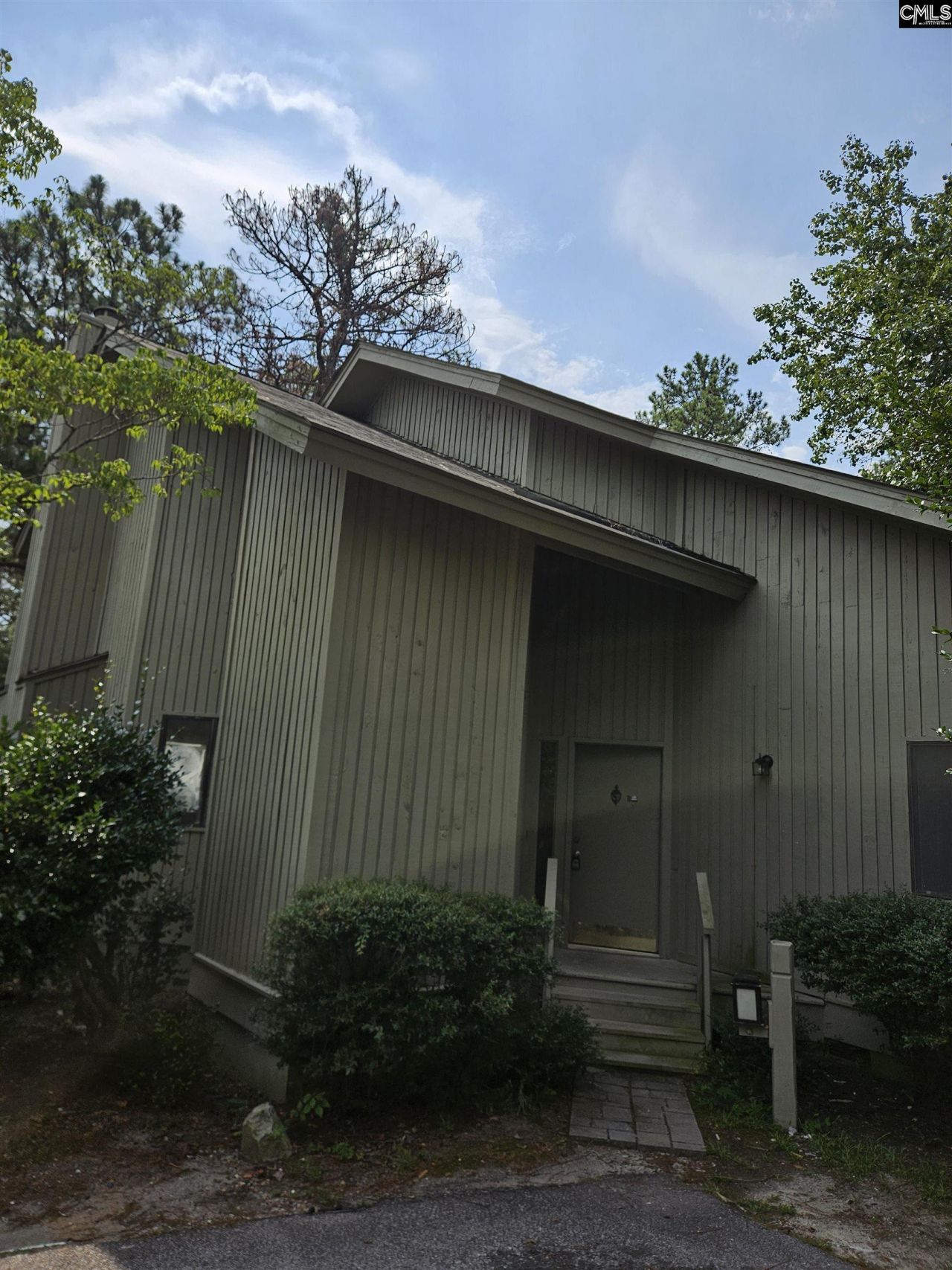 96 Ligustrum Lane Photo 5