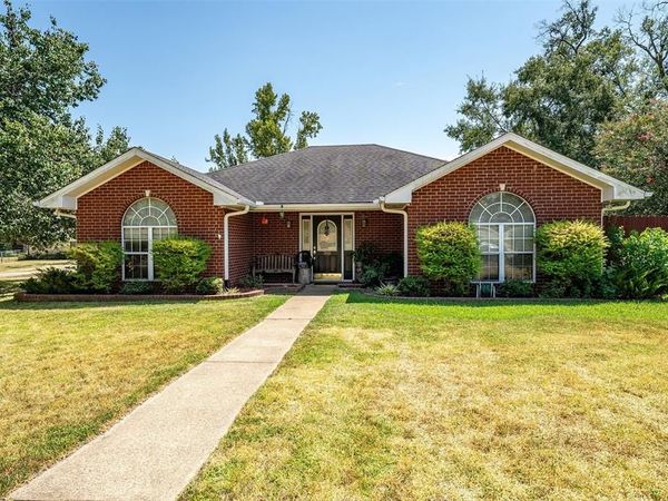 310 Linda Lane, Lindale, TX 75771