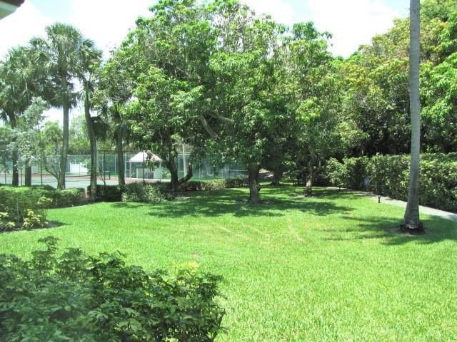 103 Half Moon Circle, Unit H1, Hypoluxo, FL 33462 Photo