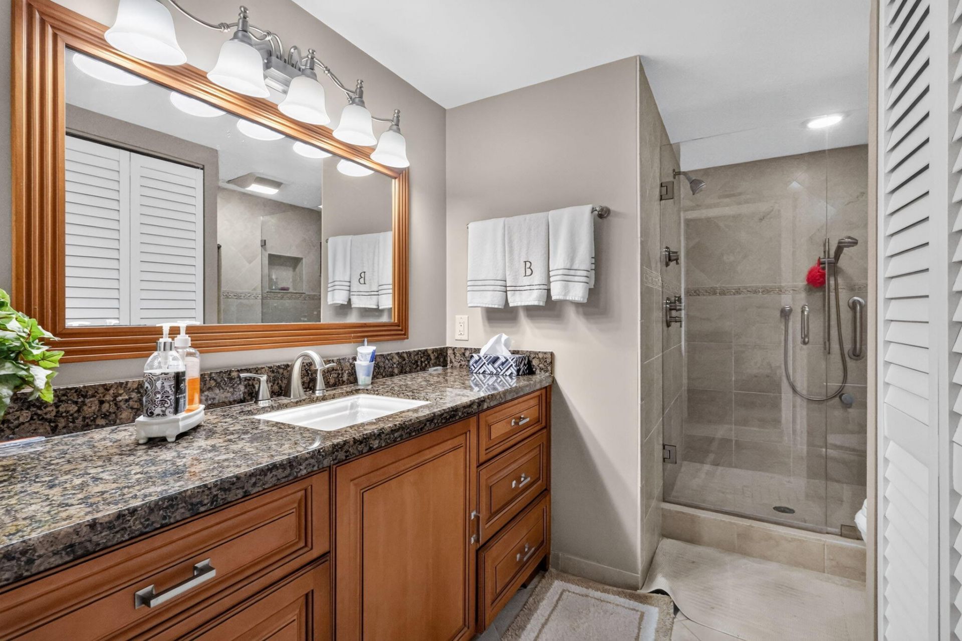 103 Half Moon Circle, Unit H1, Hypoluxo, FL 33462 Photo