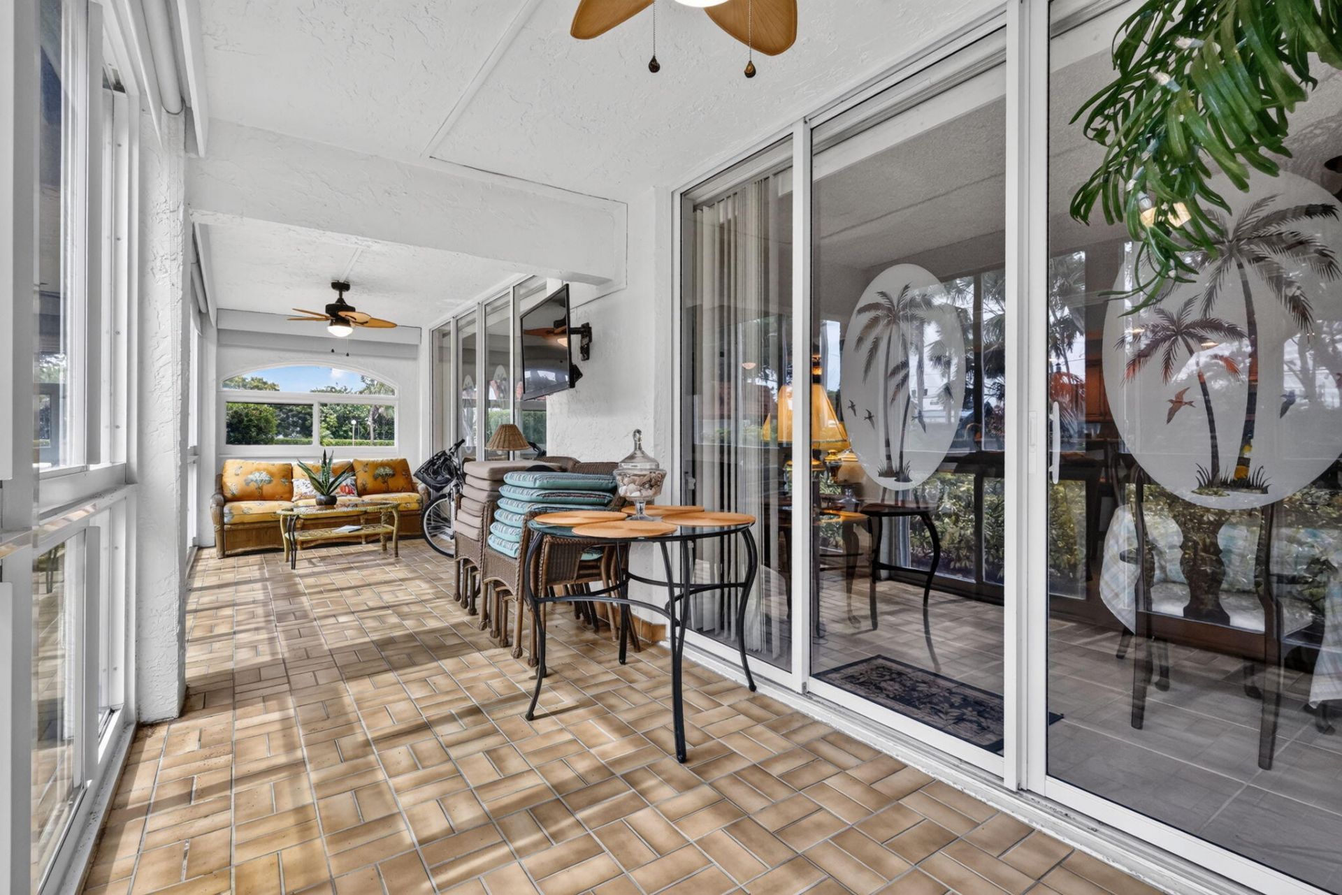 103 Half Moon Circle, Unit H1, Hypoluxo, FL 33462 Photo
