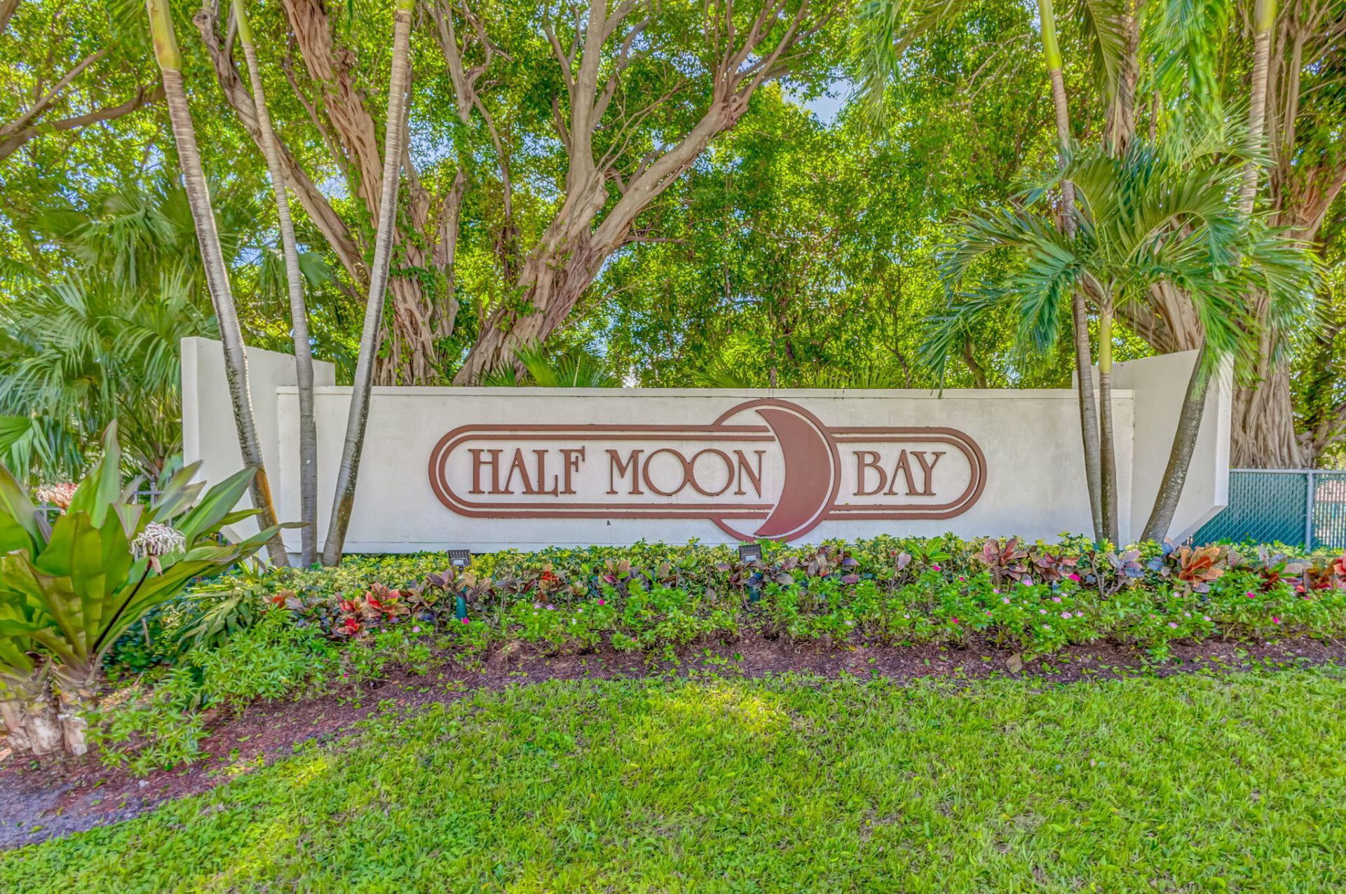 103 Half Moon Circle, Unit H1, Hypoluxo, FL 33462 Photo