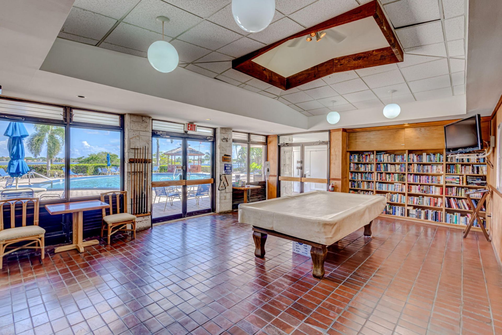 103 Half Moon Circle, Unit H1, Hypoluxo, FL 33462 Photo