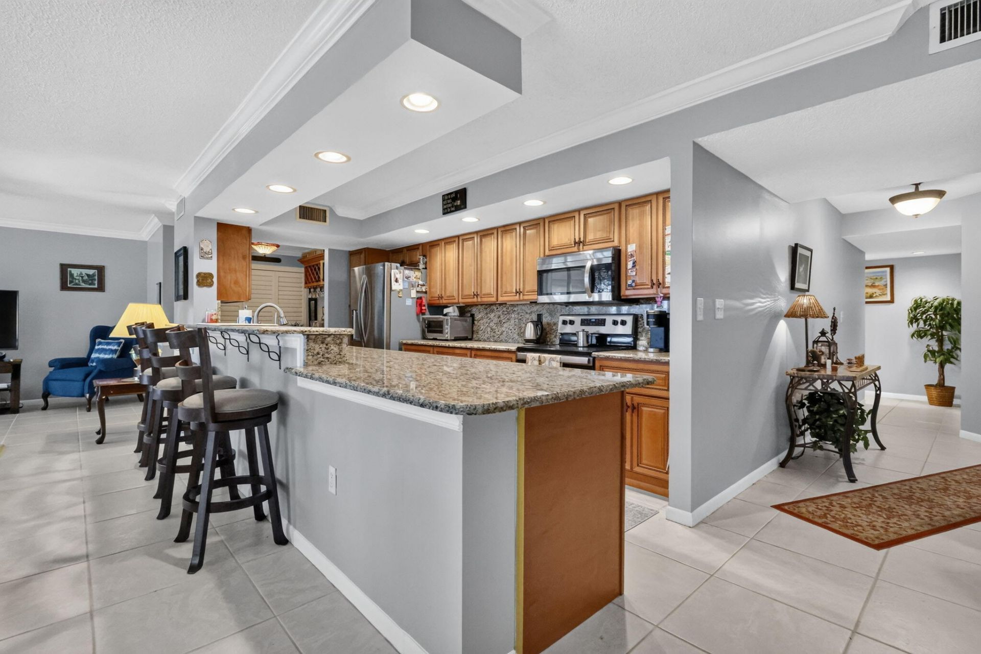 103 Half Moon Circle, Unit H1, Hypoluxo, FL 33462 Photo