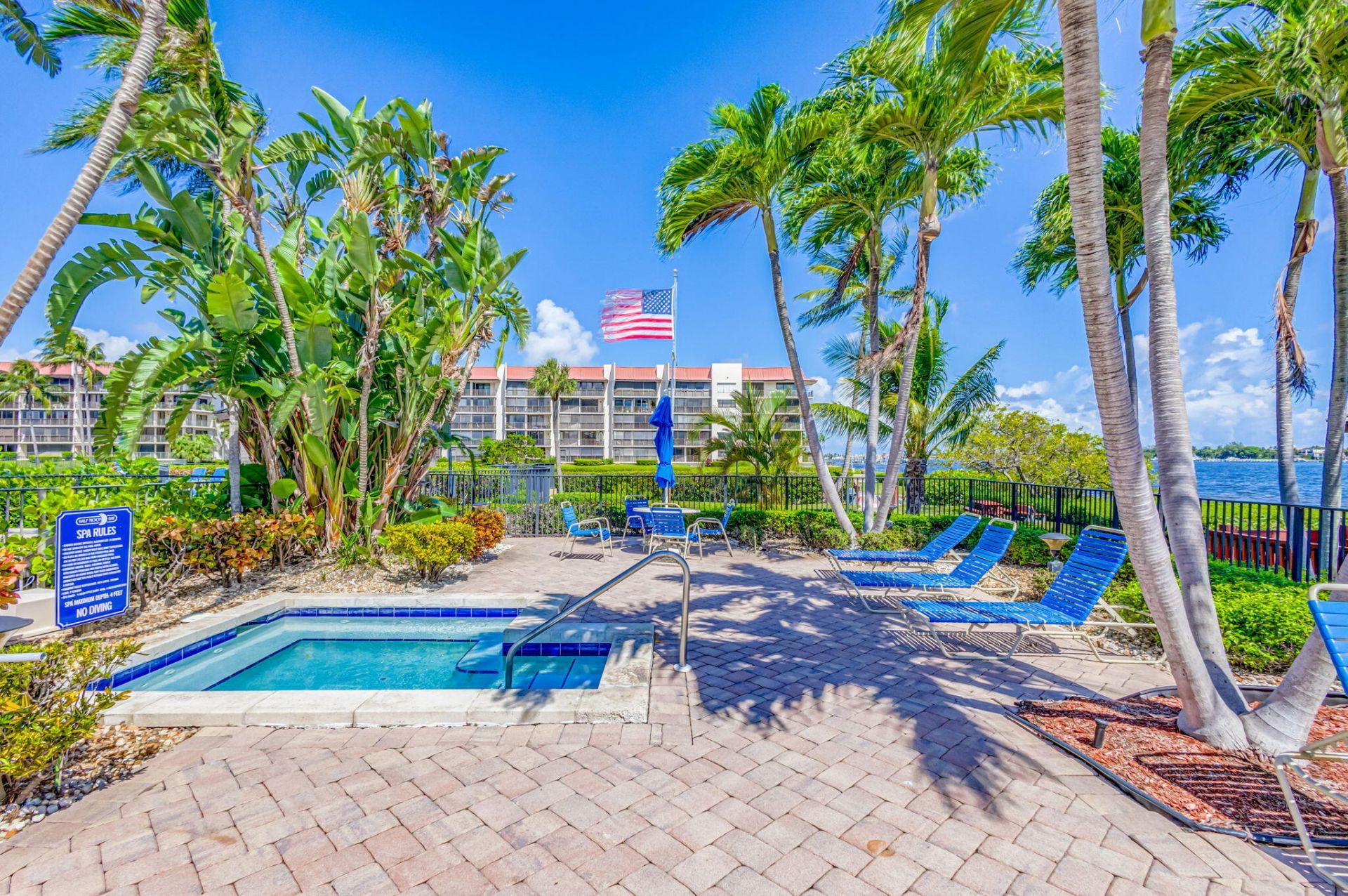 103 Half Moon Circle, Unit H1, Hypoluxo, FL 33462 Photo