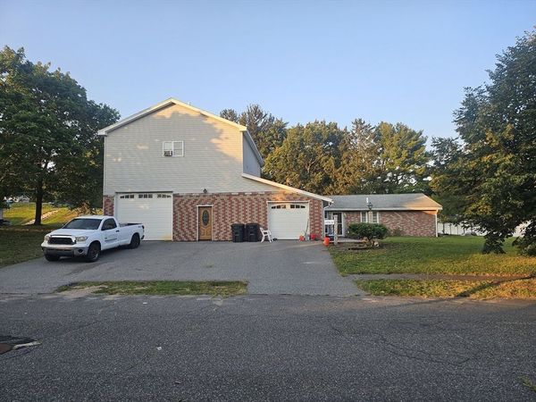 7 Lisa Rd, Peabody, MA 01960