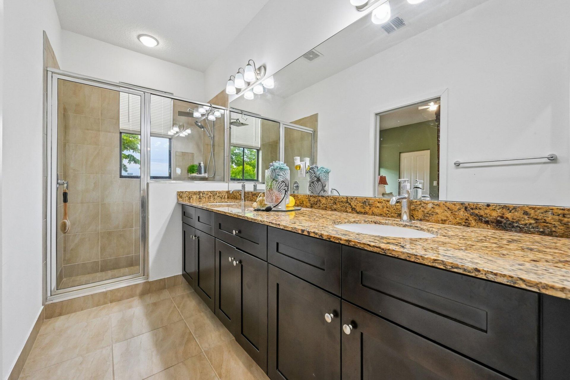 2025 Oysterwood Lane, Riviera Beach, FL 33410 Photo