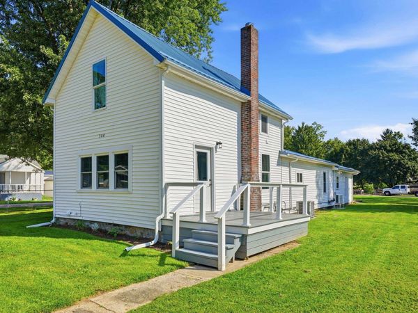 308 E County Line Road, Wolcottville, IN 46795