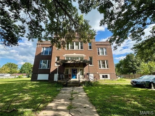 610 Clay Street , Wellsville, MO 63384