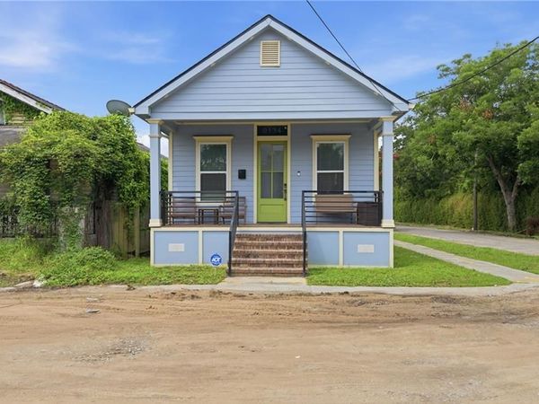 9134 PEACH Street , New Orleans, LA 70118