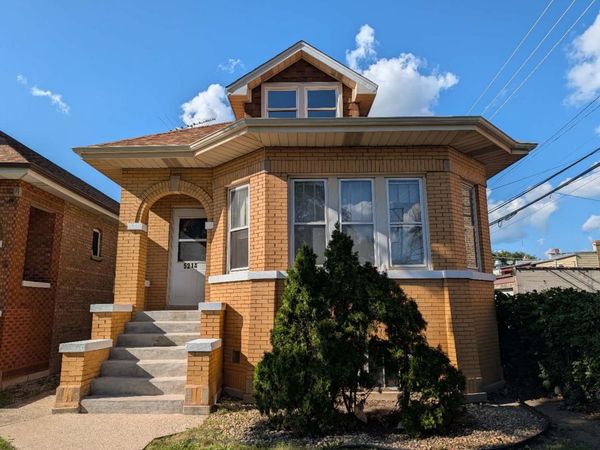 5214 W Schubert Avenue , Chicago, IL 60639