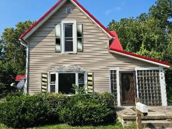 612 Florence Avenue , Bellefontaine, OH 43311