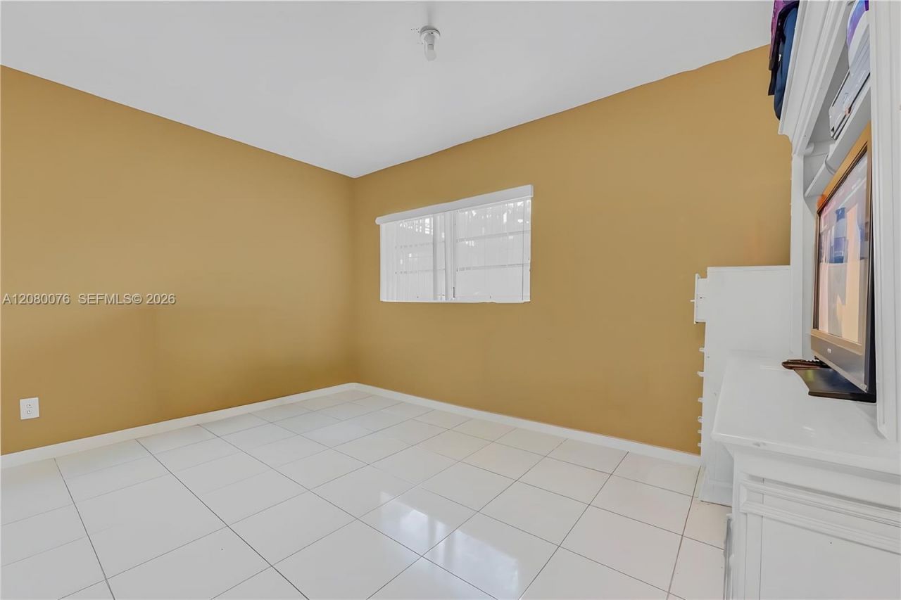 503 NW 43rd Pl , Miami, FL 33126 Photo