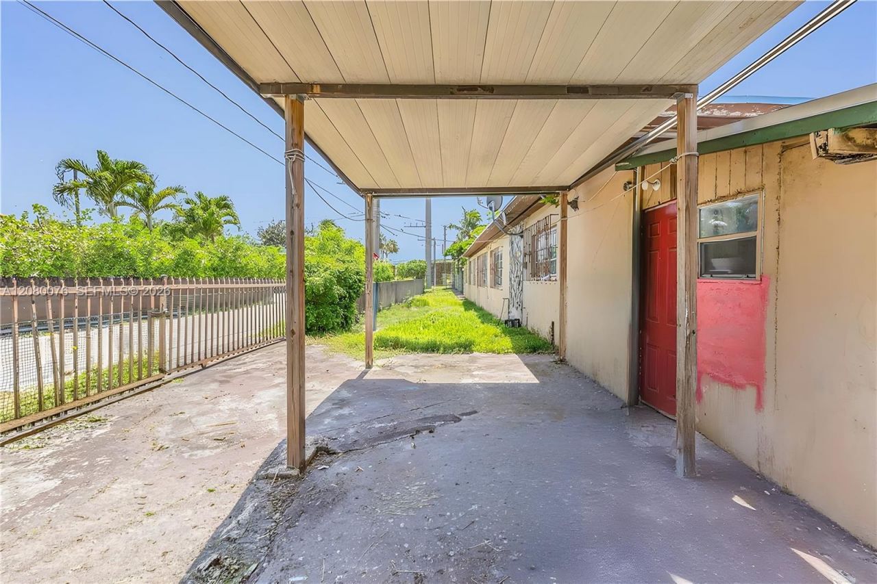 503 NW 43rd Pl , Miami, FL 33126 Photo