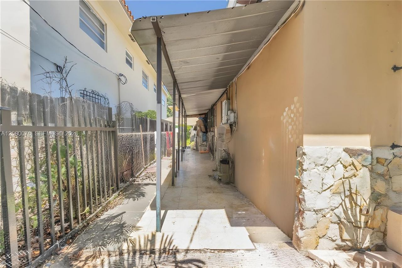 503 NW 43rd Pl , Miami, FL 33126 Photo