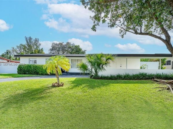 8810 SW 43rd Ter, Miami, FL 33165
