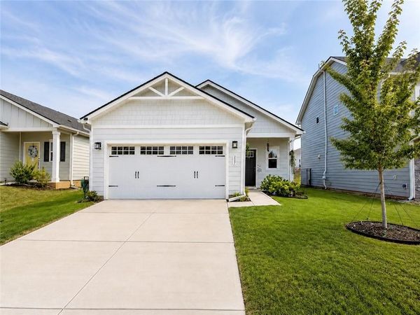367 Moosehead Trail , Hoschton, GA 30548
