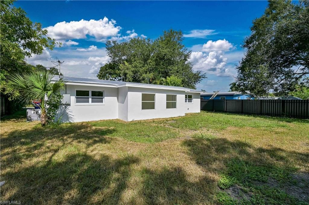 367 Rosemont Dr , Fort Myers, FL 33916 Photo