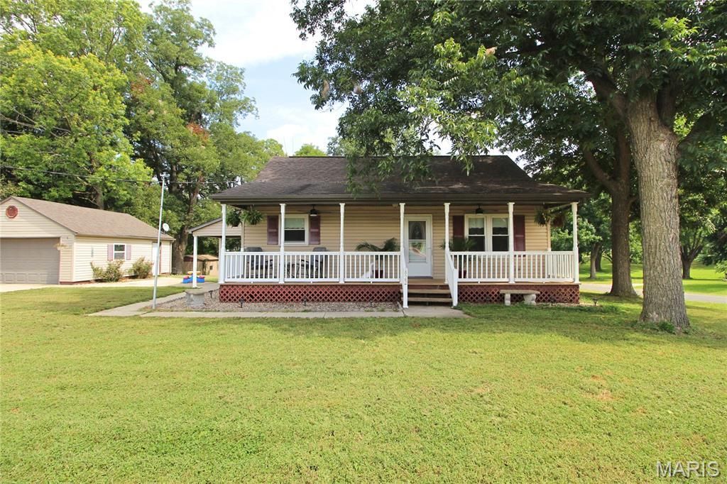 822 Sparta Street, Saint Libory, IL 62282 Main Photo