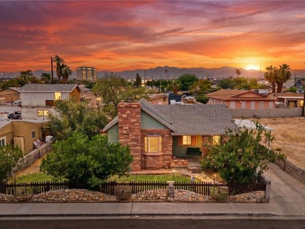2313 McCarran Street , North Las Vegas, NV 89030