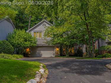 4901 Fairway Ridge Circle, West Bloomfield Township, Mi 48323
