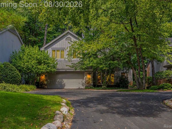 4901 Fairway Ridge Circle, West Bloomfield Township, Mi 48323
