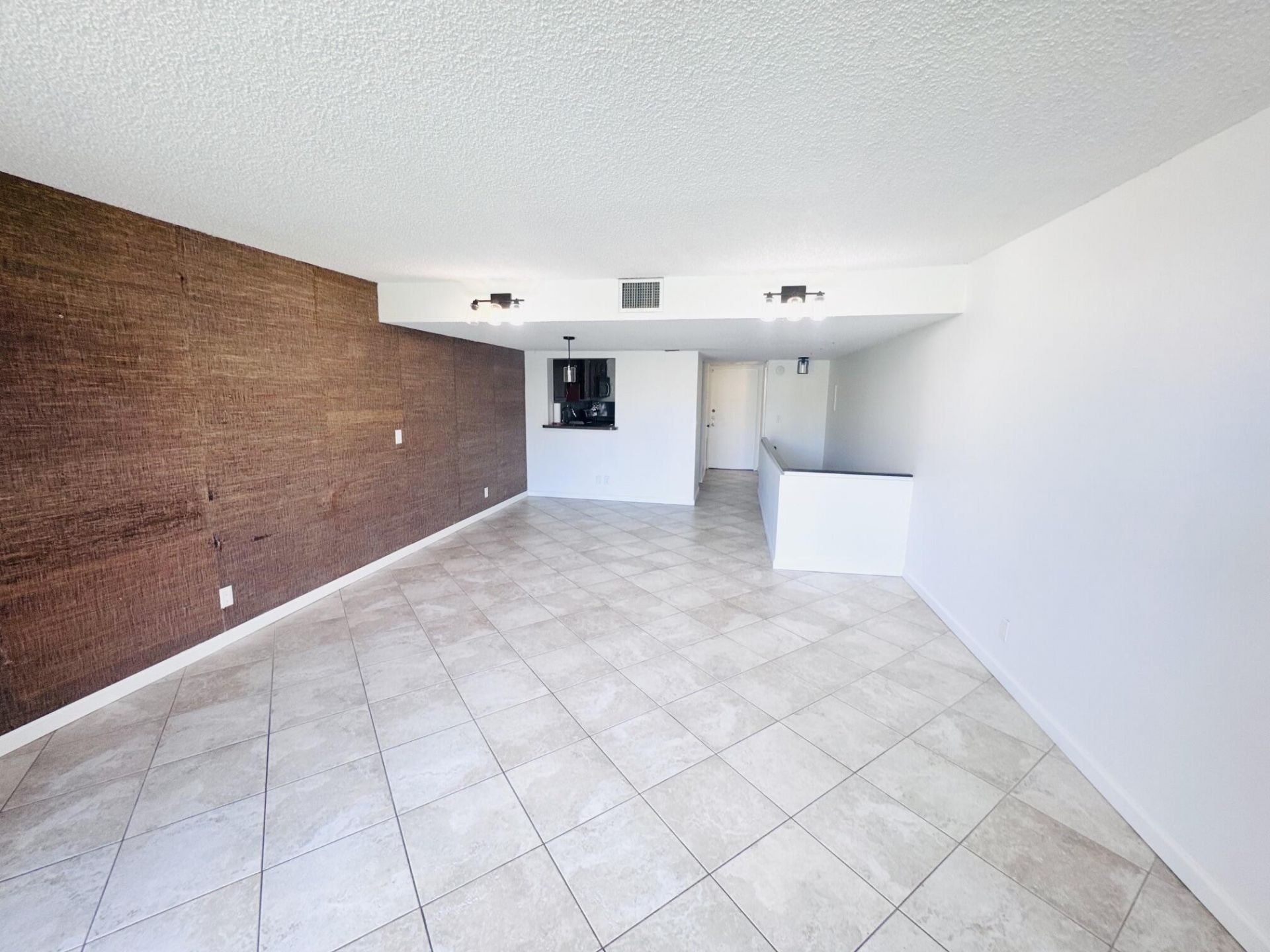 2820 Tennis Club Drive, Unit 206, West Palm Beach, FL 33417 Photo