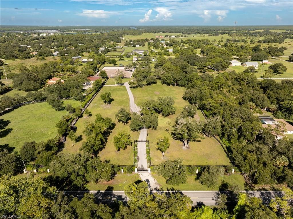 21531 N River Rd , Alva, FL 33920 Photo